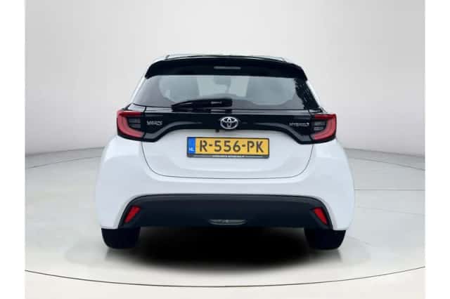Toyota Yaris (2021) thumbnail 4