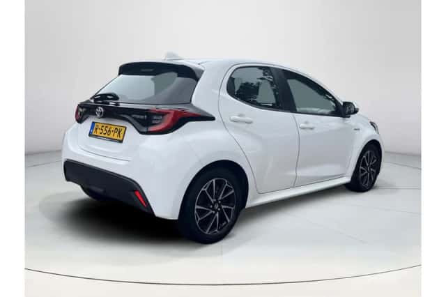 Toyota Yaris (2021) thumbnail 5