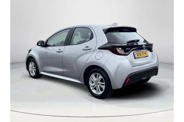 Toyota Yaris (2025) thumbnail 3