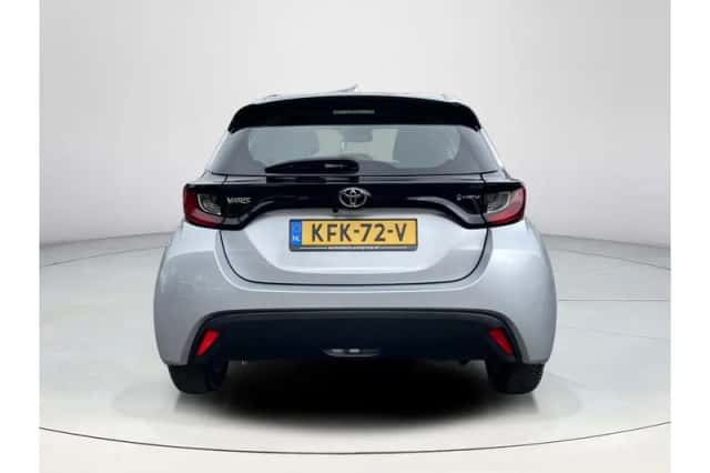 Toyota Yaris (2025) thumbnail 4