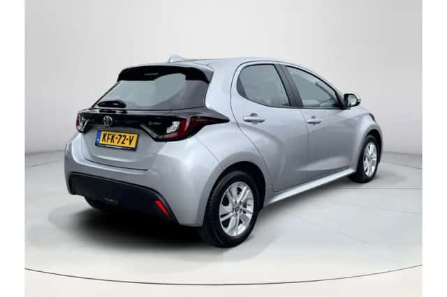 Toyota Yaris (2025) thumbnail 5