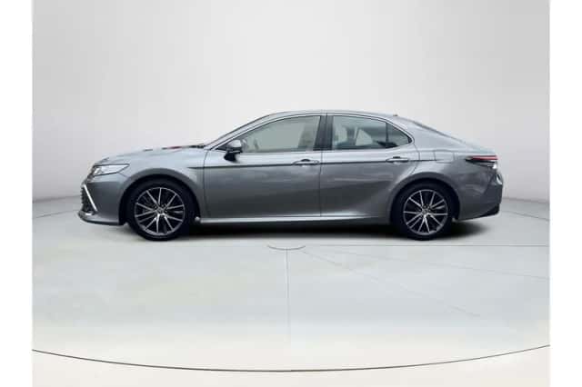 Toyota Camry (2022) thumbnail 2