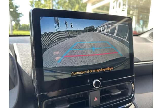Toyota Yaris Cross (2025) thumbnail 1