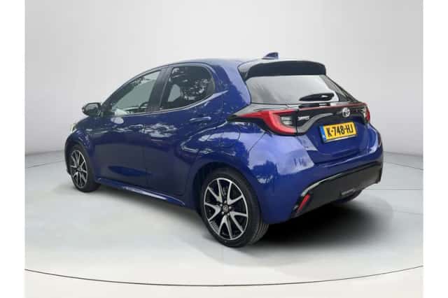 Toyota Yaris (2020) thumbnail 3