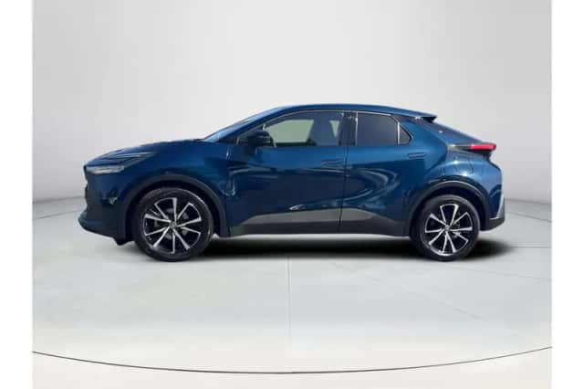 Toyota C-HR (2025) thumbnail 2