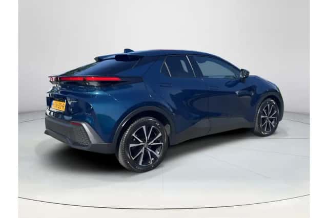 Toyota C-HR (2025) thumbnail 5