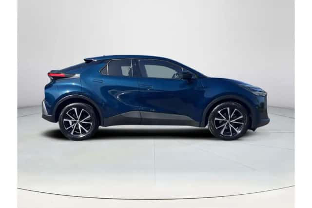 Toyota C-HR (2025) thumbnail 6