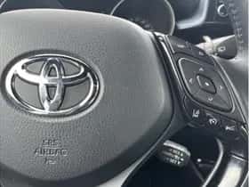 Toyota C-HR (2020) thumbnail 18