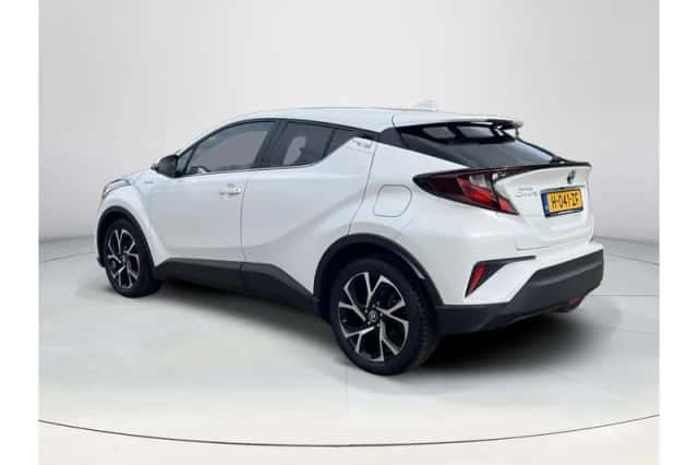 Toyota C-HR (2020) thumbnail 3