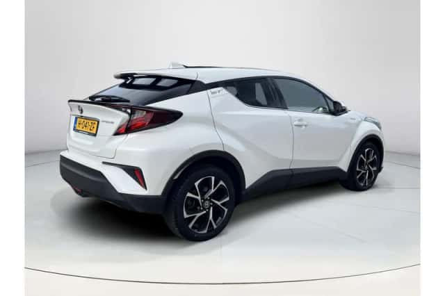 Toyota C-HR (2020) thumbnail 5