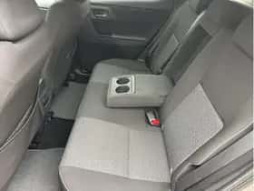Toyota Auris (2015) thumbnail 11