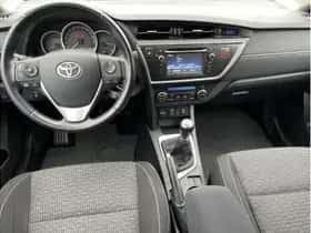 Toyota Auris (2015) thumbnail 12