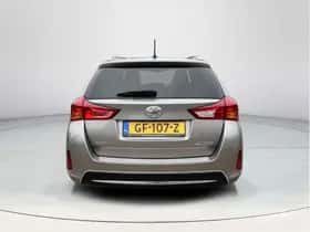 Toyota Auris (2015) thumbnail 4