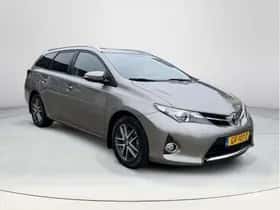 Toyota Auris (2015) thumbnail 7