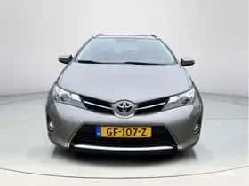 Toyota Auris (2015) thumbnail 8