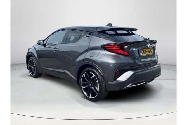 Toyota C-HR (2022) thumbnail 3