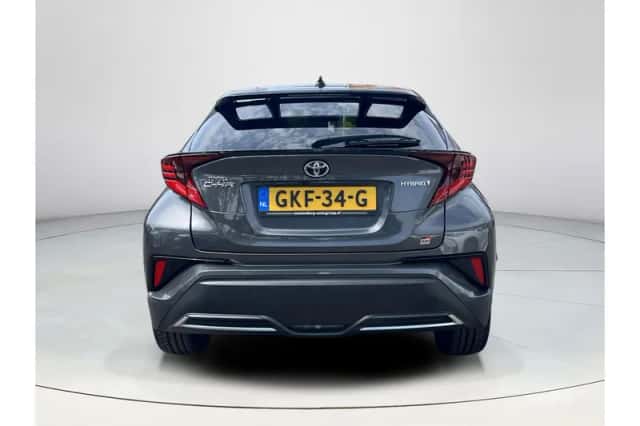 Toyota C-HR (2022) thumbnail 4