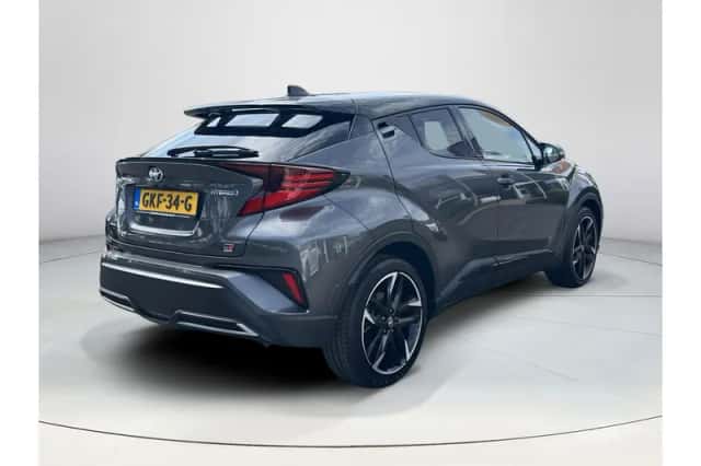 Toyota C-HR (2022) thumbnail 5
