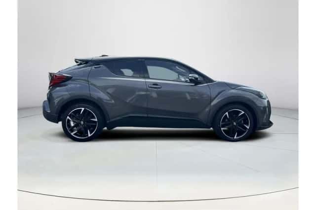 Toyota C-HR (2022) thumbnail 6