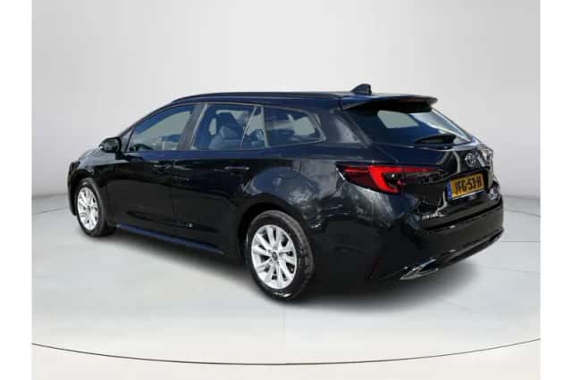 Toyota Corolla (2025) thumbnail 3