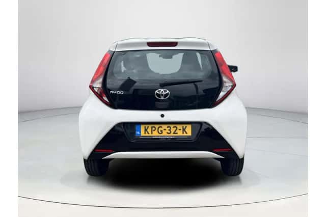 Toyota Aygo (2021) thumbnail 4