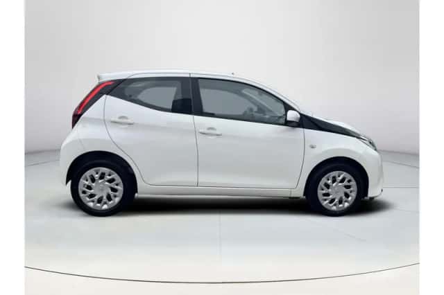 Toyota Aygo (2021) thumbnail 6