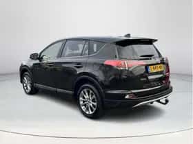 Toyota RAV4 (2016) thumbnail 3