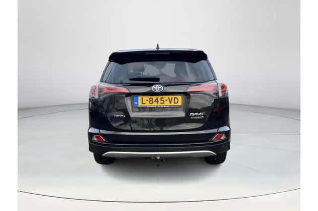 Toyota RAV4 (2016) thumbnail 4