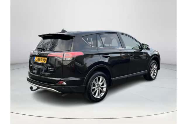 Toyota RAV4 (2016) thumbnail 5
