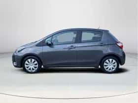 Toyota Yaris (2020) thumbnail 2