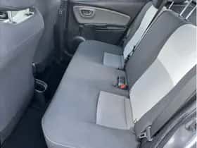 Toyota Yaris (2020) thumbnail 13