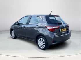Toyota Yaris (2020) thumbnail 3