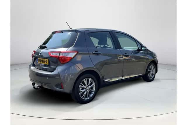 Toyota Yaris (2017) thumbnail 5