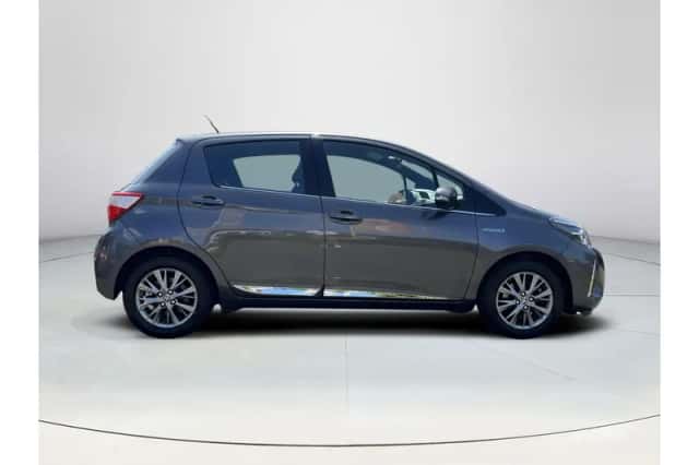 Toyota Yaris (2017) thumbnail 6