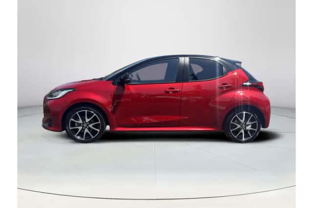 Toyota Yaris (2022) thumbnail 2
