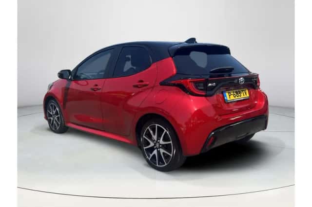 Toyota Yaris (2022) thumbnail 3