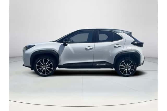 Toyota Yaris Cross (2023) thumbnail 2