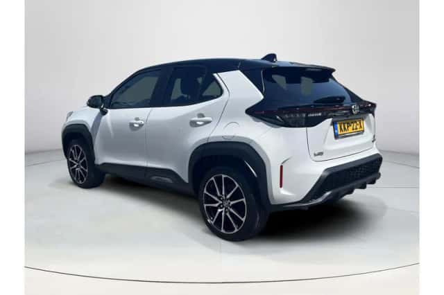 Toyota Yaris Cross (2023) thumbnail 3