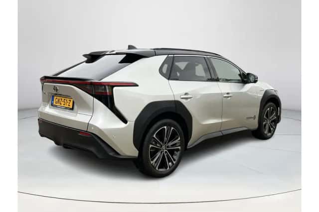 Toyota bZ4X (2024) thumbnail 5