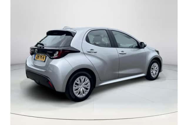 Toyota Yaris (2022) thumbnail 5