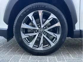 Toyota Corolla (2024) thumbnail 9