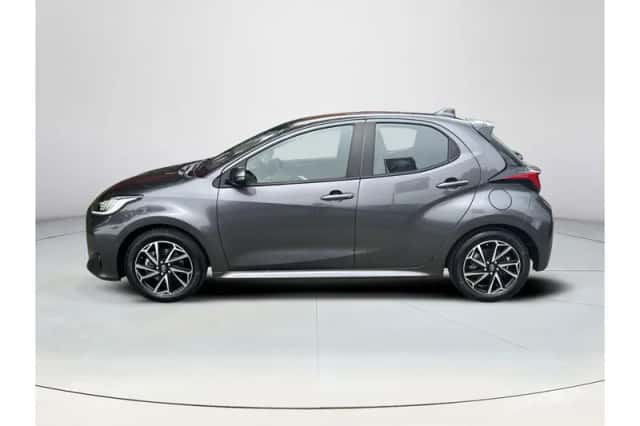 Toyota Yaris (2022) thumbnail 2