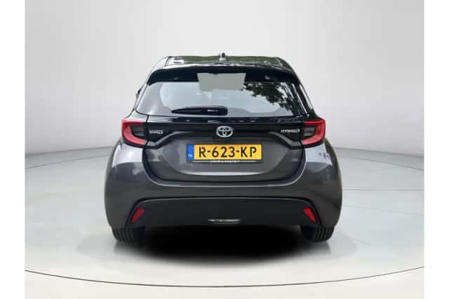 Toyota Yaris (2022) thumbnail 4