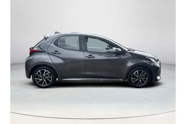 Toyota Yaris (2022) thumbnail 6