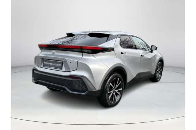 Toyota C-HR (2024) thumbnail 5