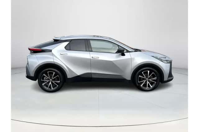 Toyota C-HR (2024) thumbnail 6