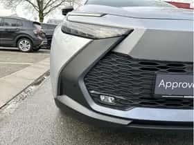 Toyota C-HR (2024) thumbnail 9
