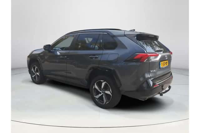 Toyota RAV4 (2022) thumbnail 3