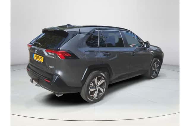 Toyota RAV4 (2022) thumbnail 5