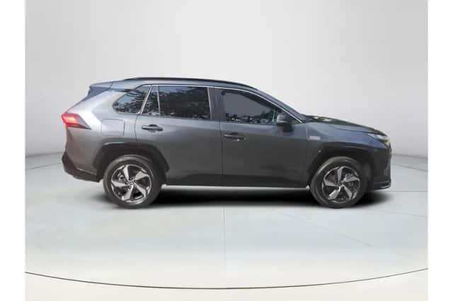 Toyota RAV4 (2022) thumbnail 6